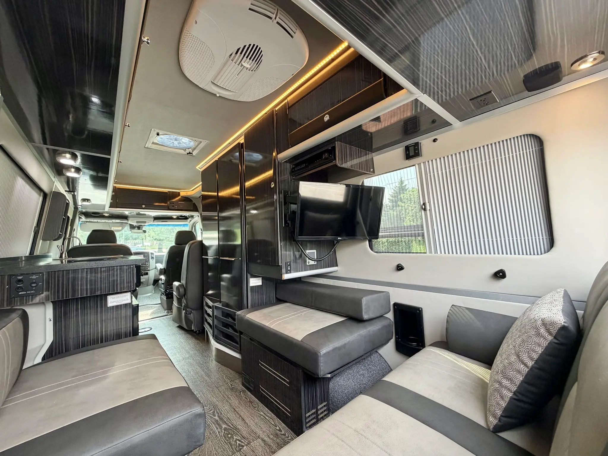 2018 Mercedes-Benz Sprinter 3500 Roadtrek E-Trek XL - photo 13