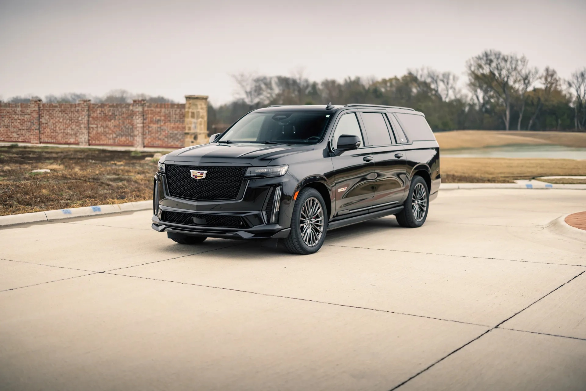 2023 Cadillac Escalade-V ESV - photo 3
