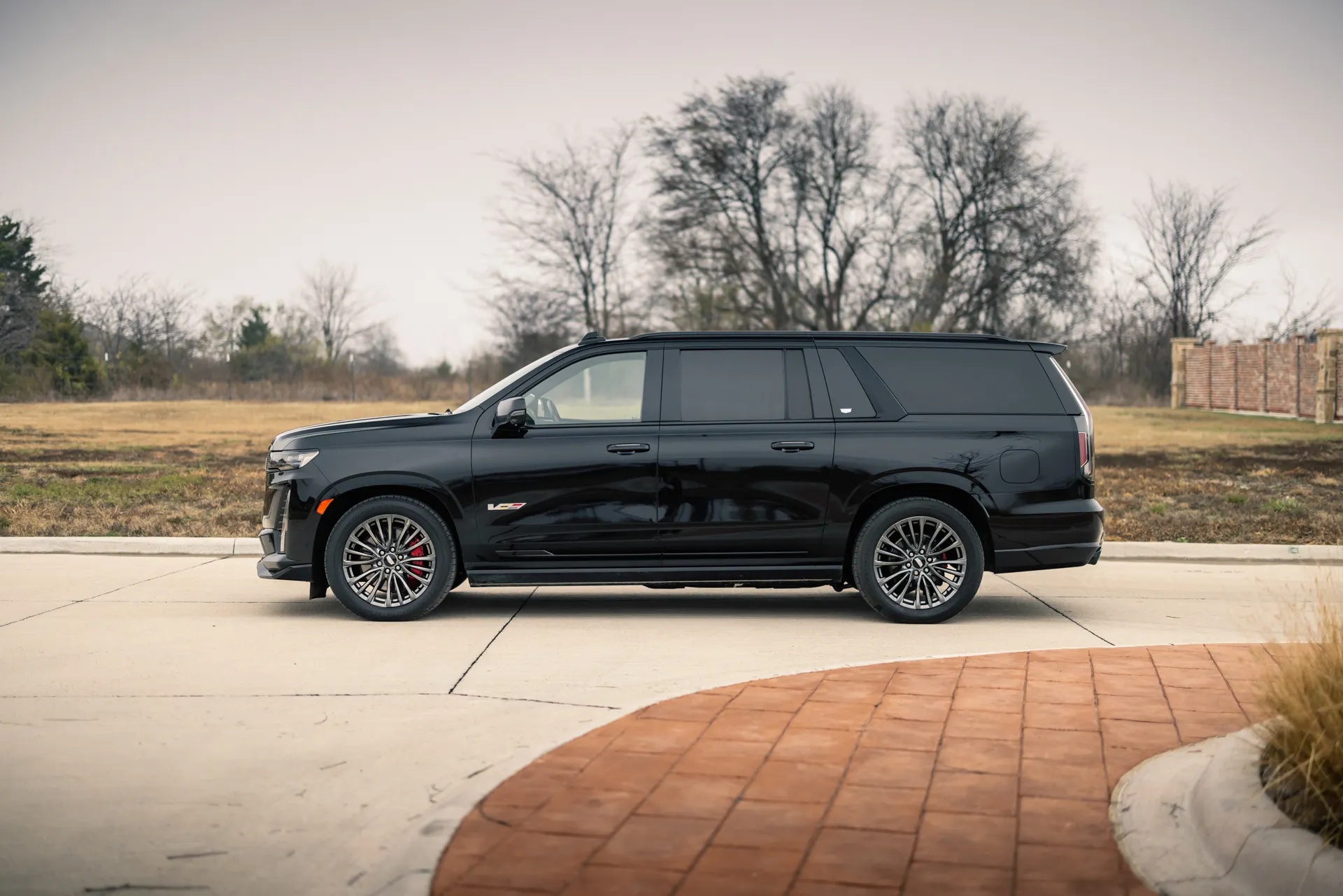 2023 Cadillac Escalade-V ESV - photo 4
