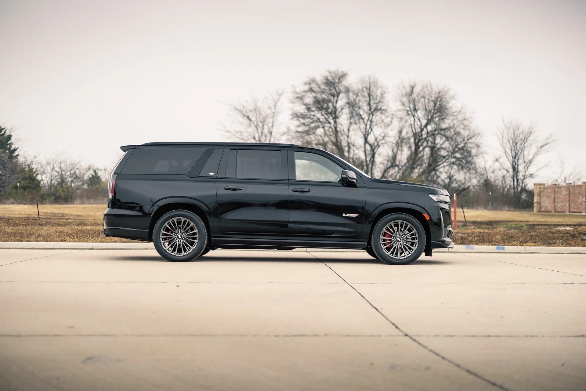 2023 Cadillac Escalade-V ESV - photo 8