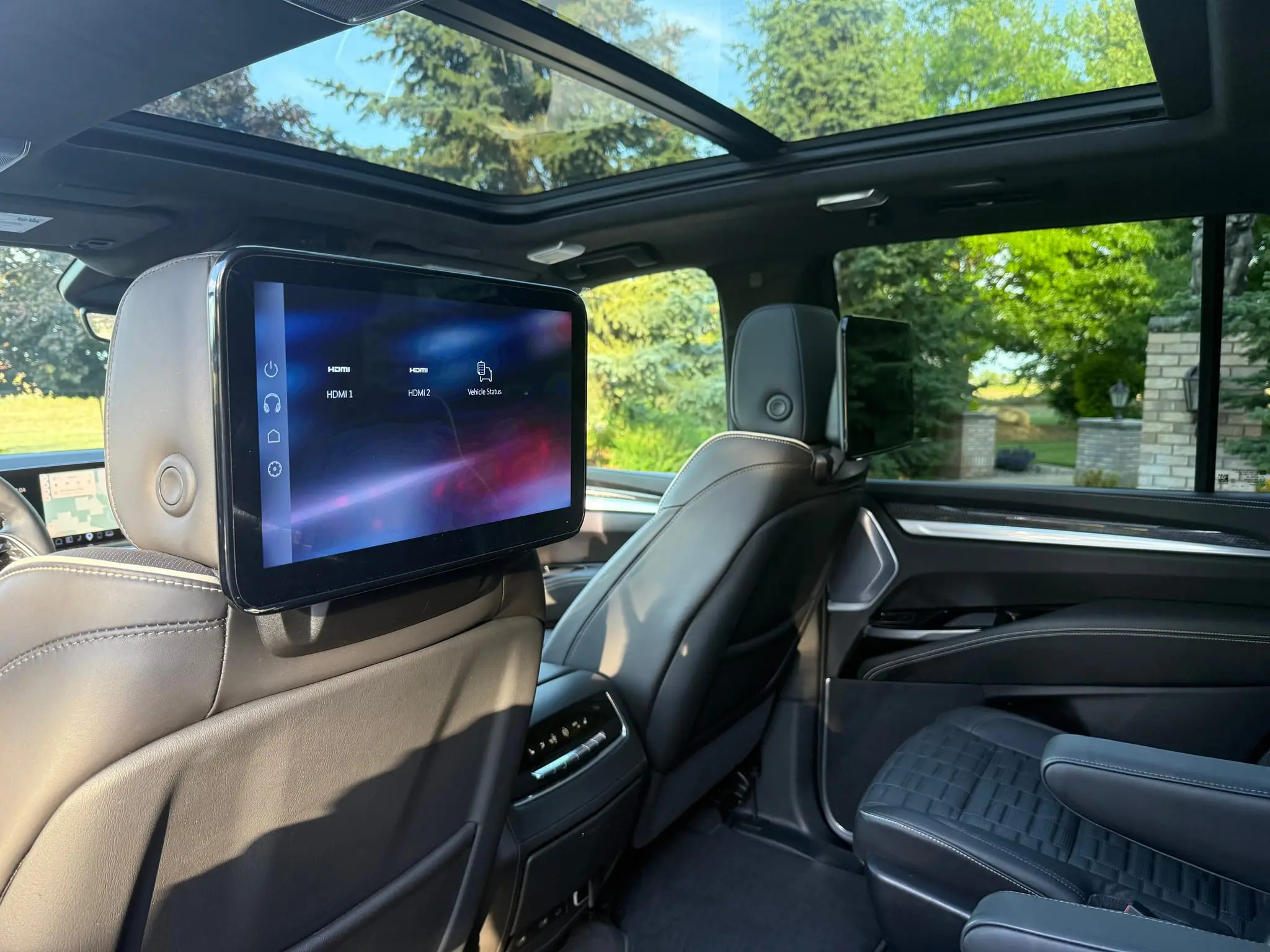 2025 Cadillac Escalade-V Sport - photo 12