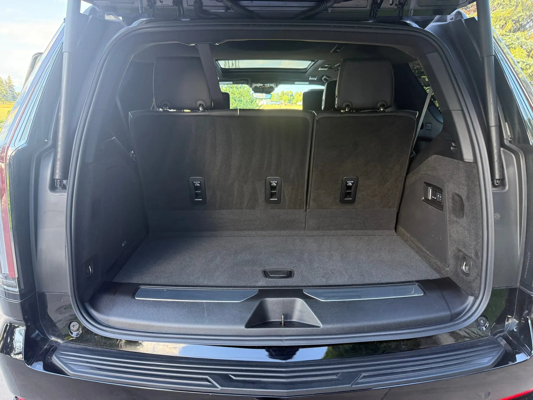 2025 Cadillac Escalade-V Sport - photo 14