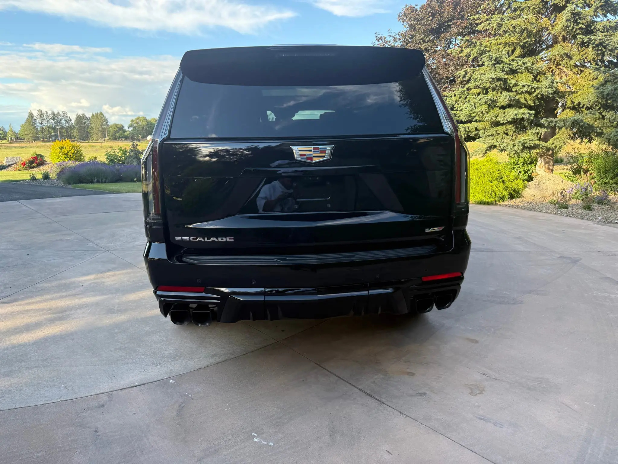 2025 Cadillac Escalade-V Sport - photo 6