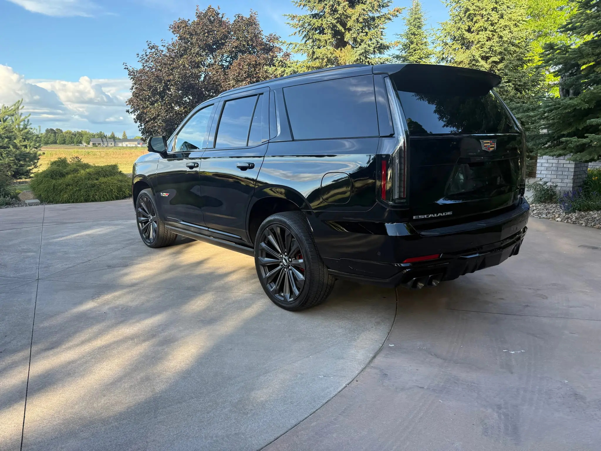 2025 Cadillac Escalade-V Sport - photo 7